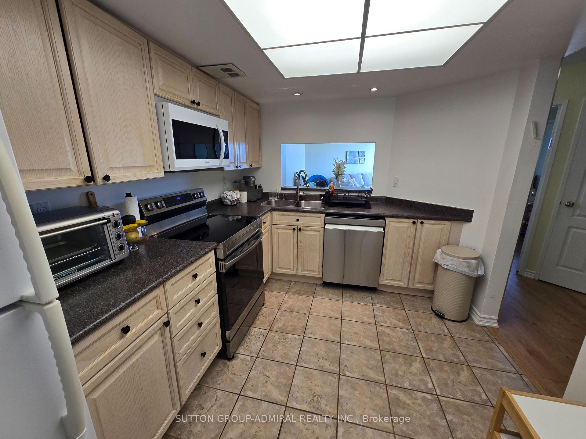 Photo 9 of Unit 701, 7440 Bathurst Street, Vaughan, Brownridge — HOMEH