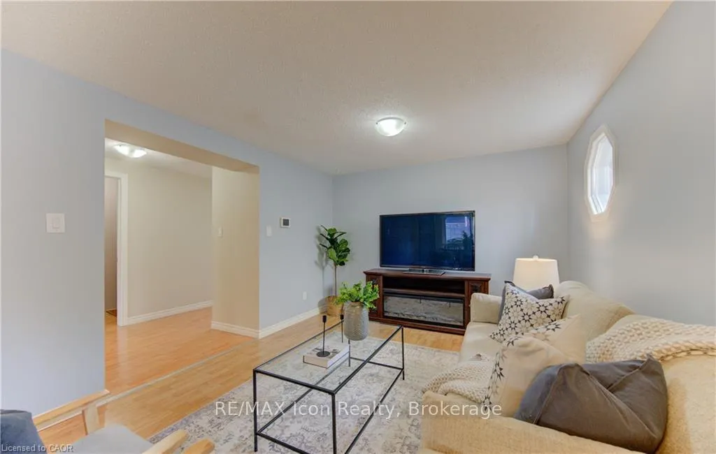 Photo 6 of 9 Camrose Court, Kitchener — HOMEH