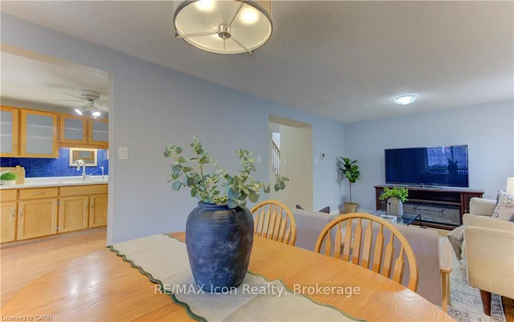 Photo 7 of 9 Camrose Court, Kitchener — HOMEH