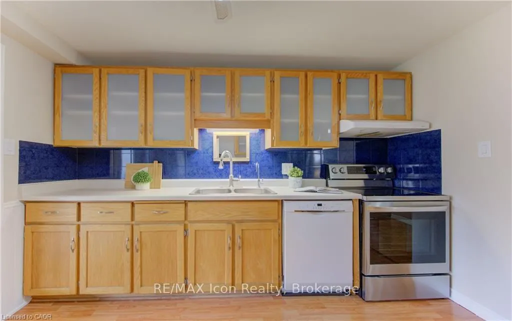 Photo 8 of 9 Camrose Court, Kitchener — HOMEH