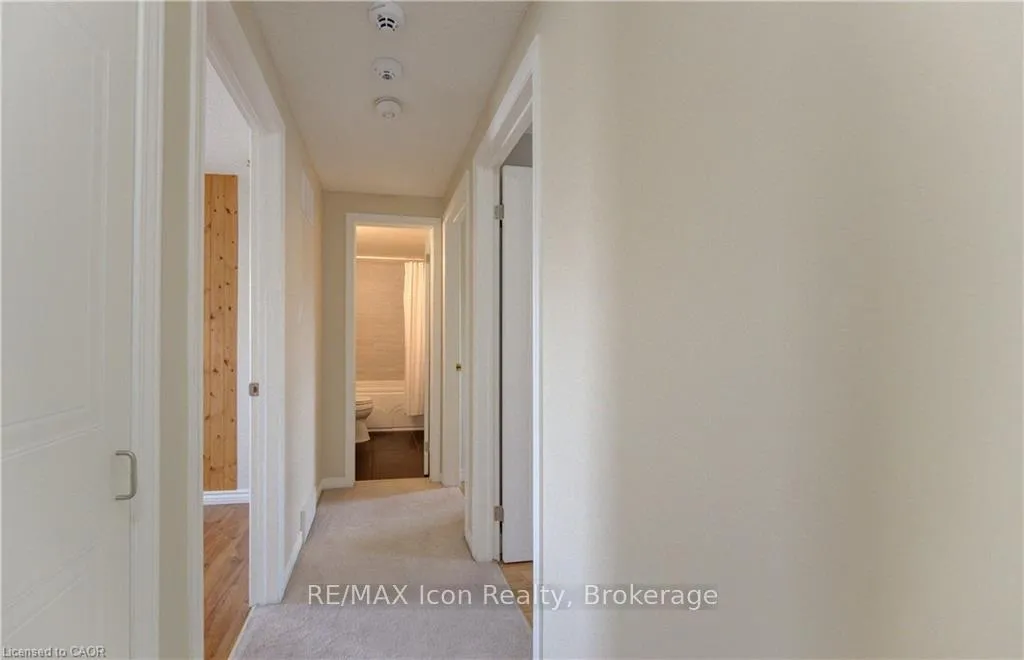 Photo 12 of 9 Camrose Court, Kitchener — HOMEH