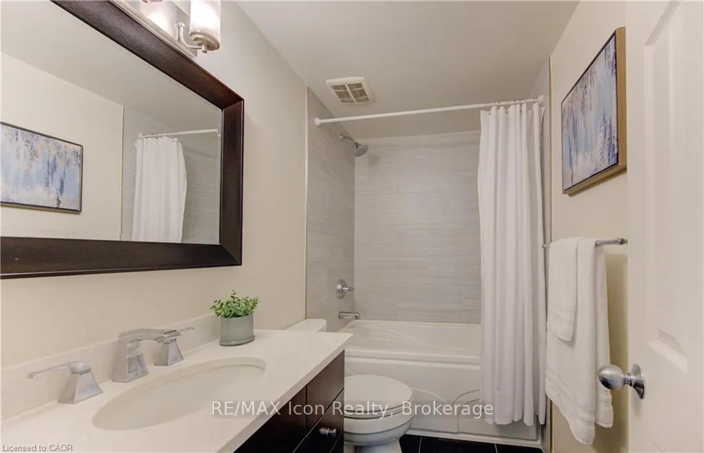 Photo 16 of 9 Camrose Court, Kitchener — HOMEH