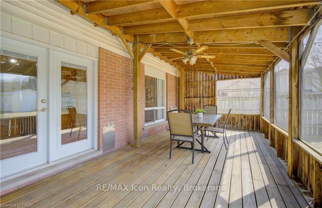 Photo 22 of 9 Camrose Court, Kitchener — HOMEH