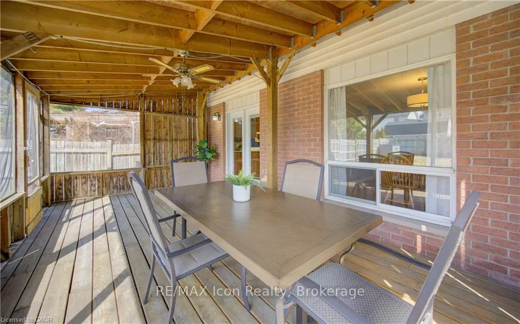 Photo 23 of 9 Camrose Court, Kitchener — HOMEH