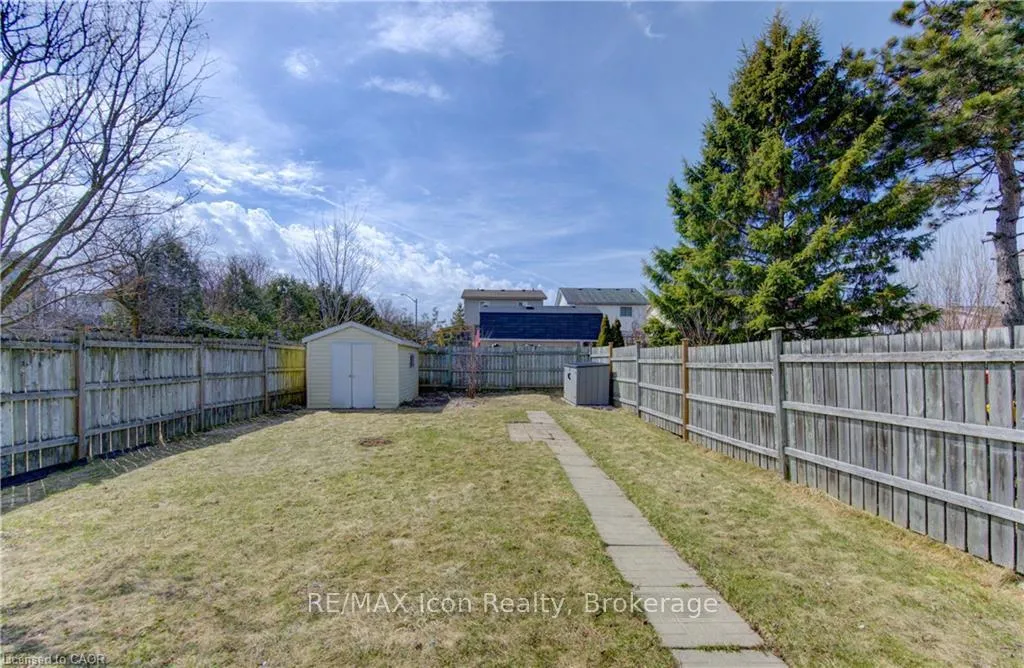 Photo 24 of 9 Camrose Court, Kitchener — HOMEH