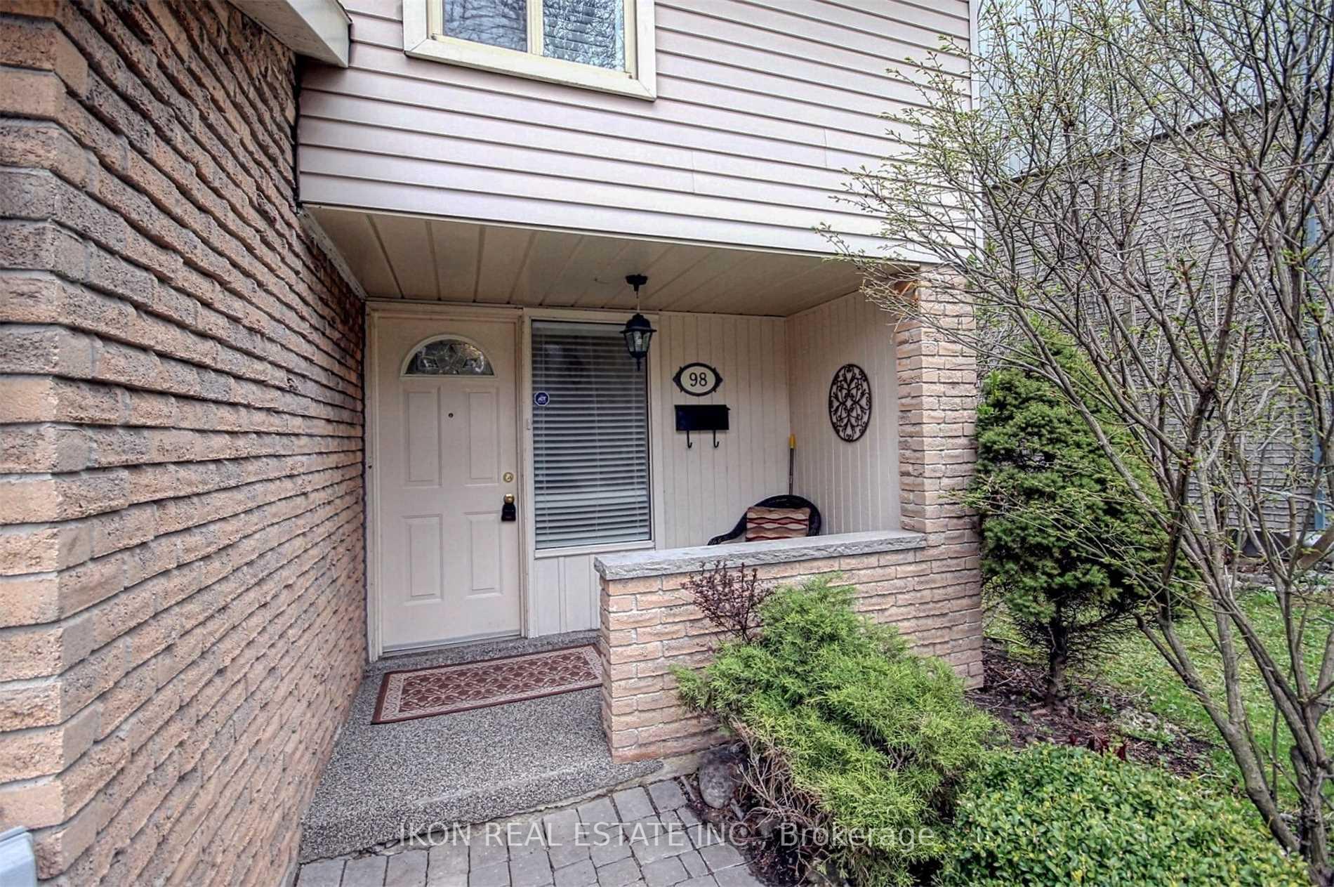 Photo 2 of Unit 86, 98 Henderson Drive, Aurora, Aurora Highlands — HOMEH