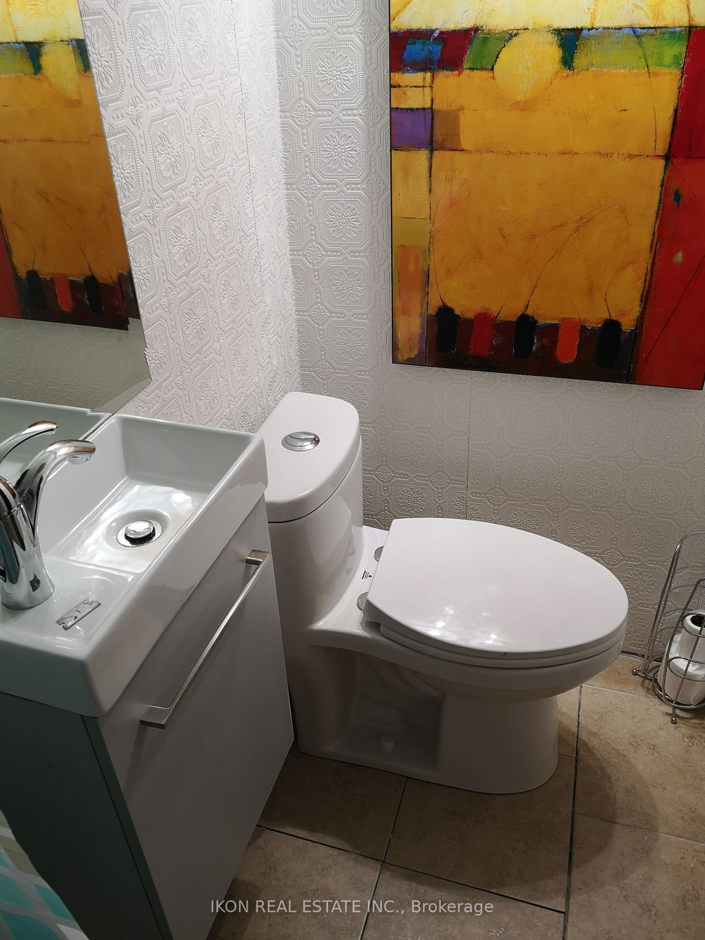 Photo 3 of Unit 86, 98 Henderson Drive, Aurora, Aurora Highlands — HOMEH
