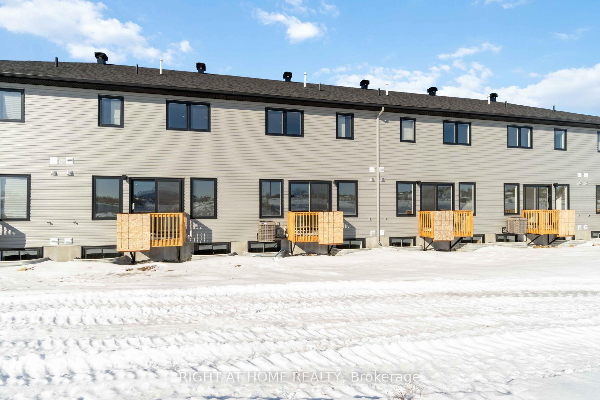 Photo 2 of 56 Griffith Way, Carleton Place — HOMEH