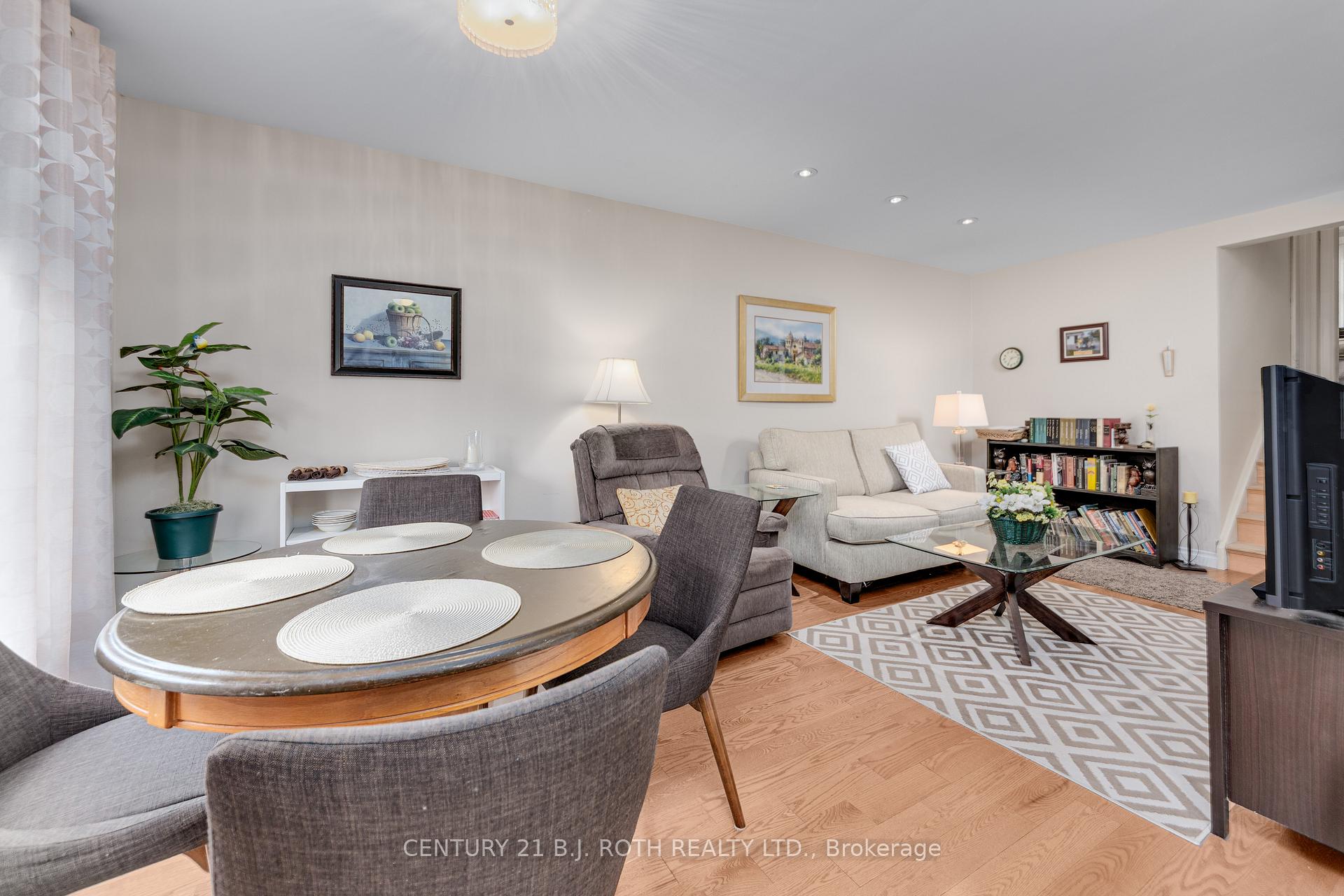 Photo 10 of 55a Chaucer Crescent, Barrie, Letitia Heights — HOMEH