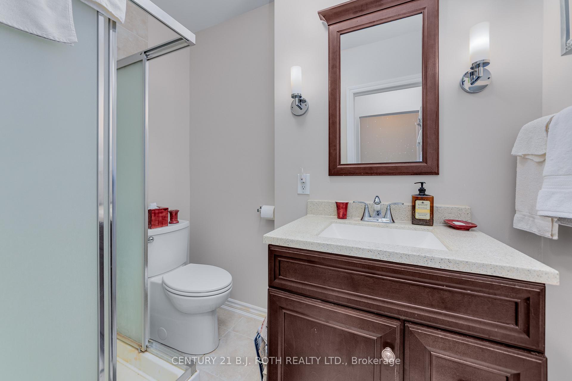 Photo 15 of 55a Chaucer Crescent, Barrie, Letitia Heights — HOMEH