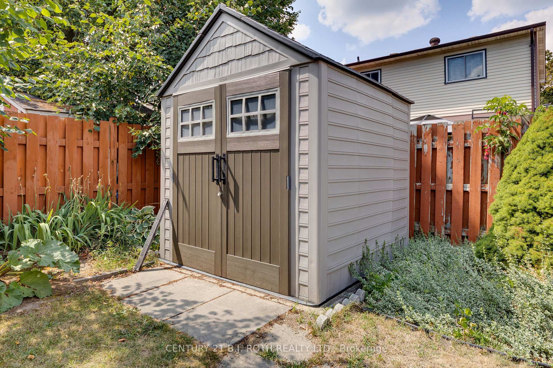 Photo 18 of 55a Chaucer Crescent, Barrie, Letitia Heights — HOMEH