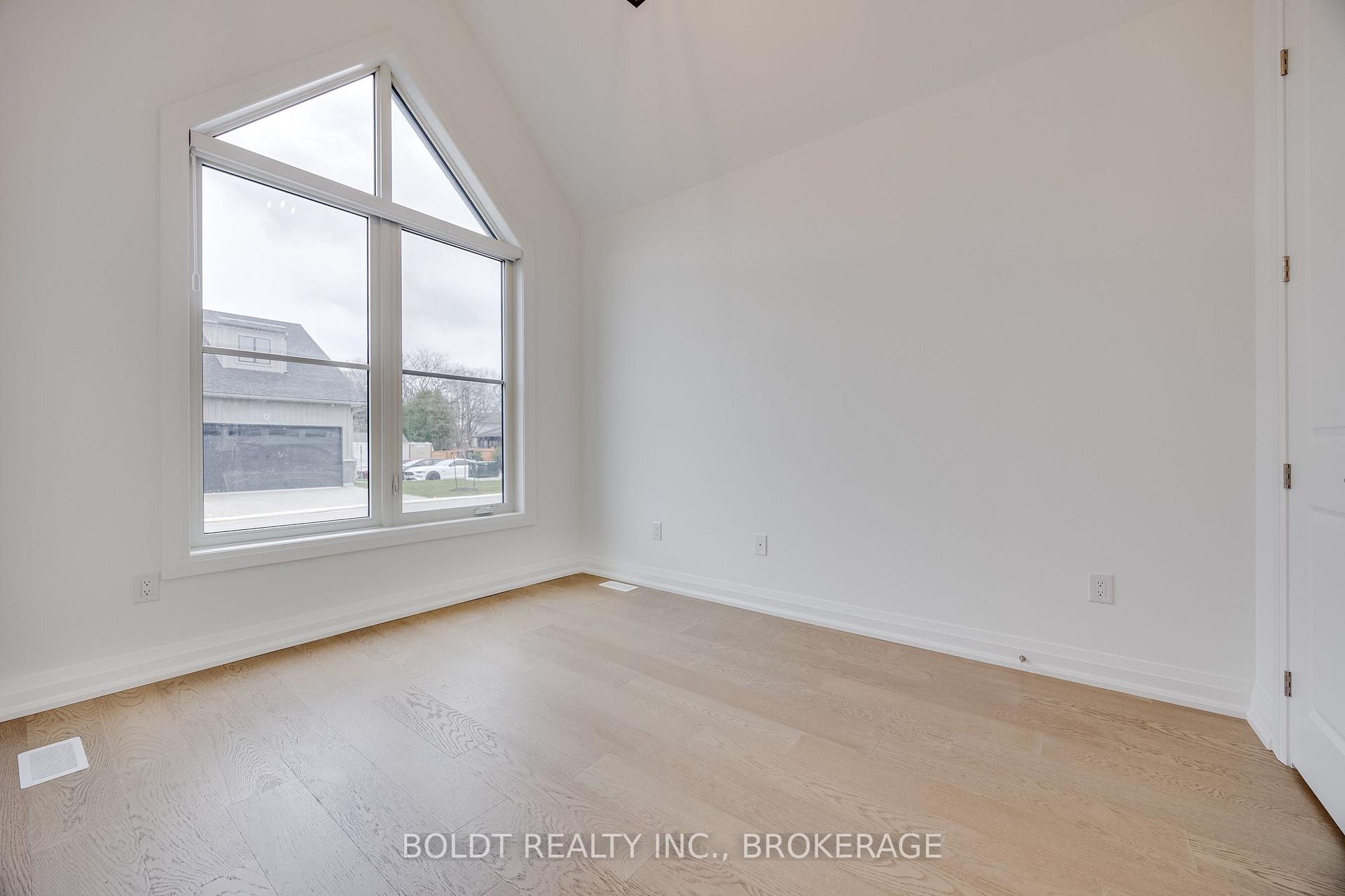 Photo 11 of Unit 7, 205 St. David's Road, Thorold, Confederation Heights — HOMEH