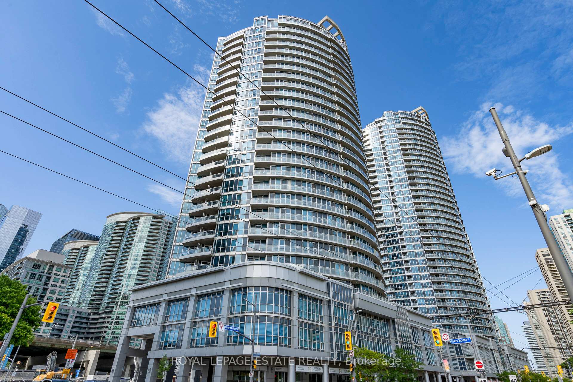 Front of Unit 402, 218 Queens Quay W