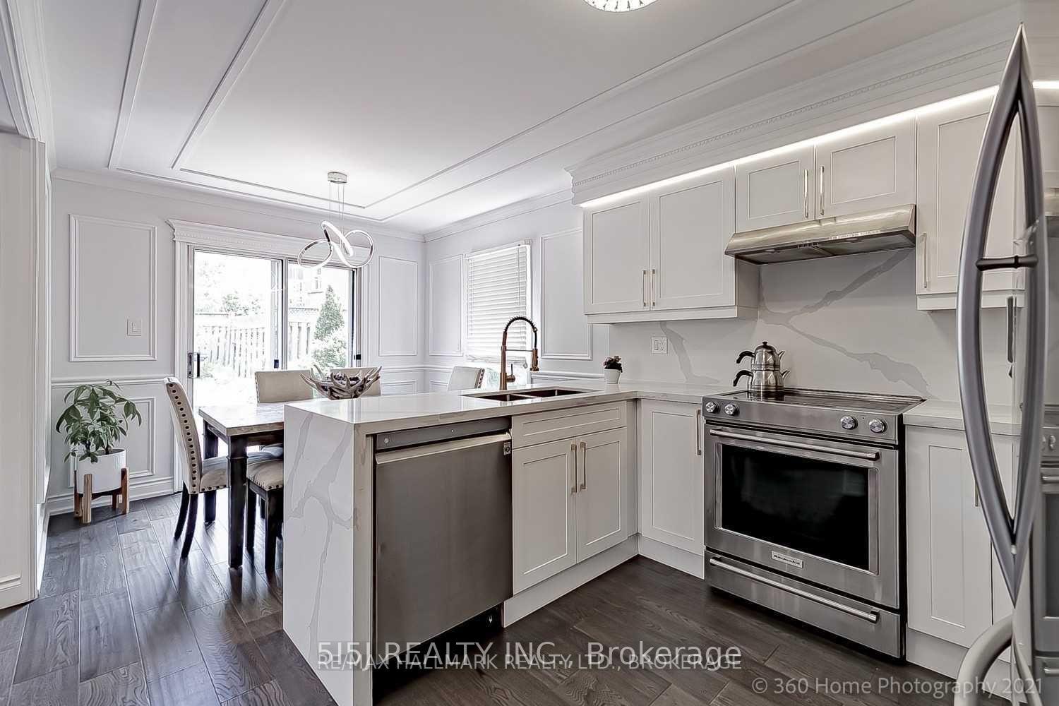 Photo 4 of 74 Covent Crescent, Aurora, Aurora Highlands — HOMEH