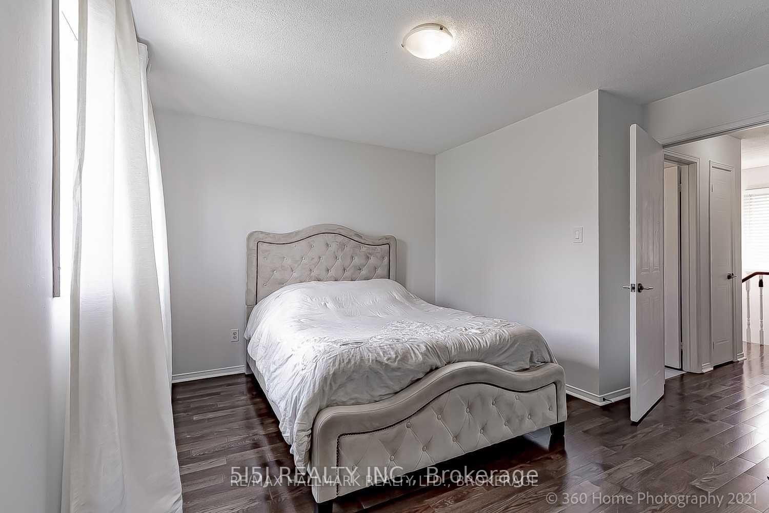 Photo 10 of 74 Covent Crescent, Aurora, Aurora Highlands — HOMEH