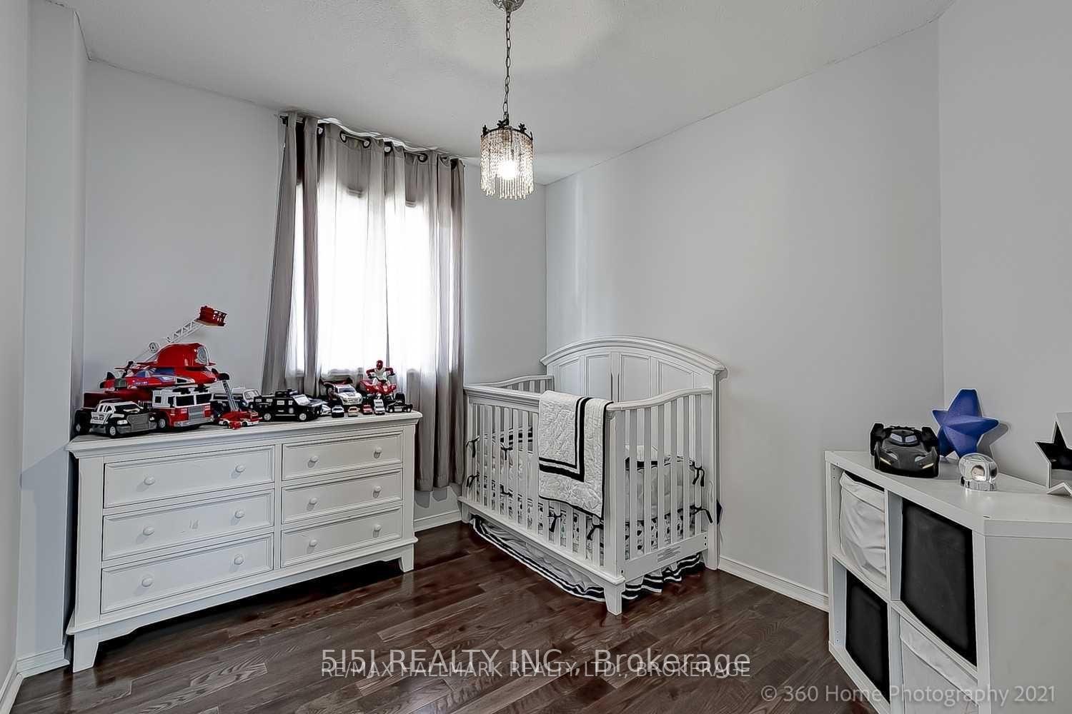 Photo 12 of 74 Covent Crescent, Aurora, Aurora Highlands — HOMEH