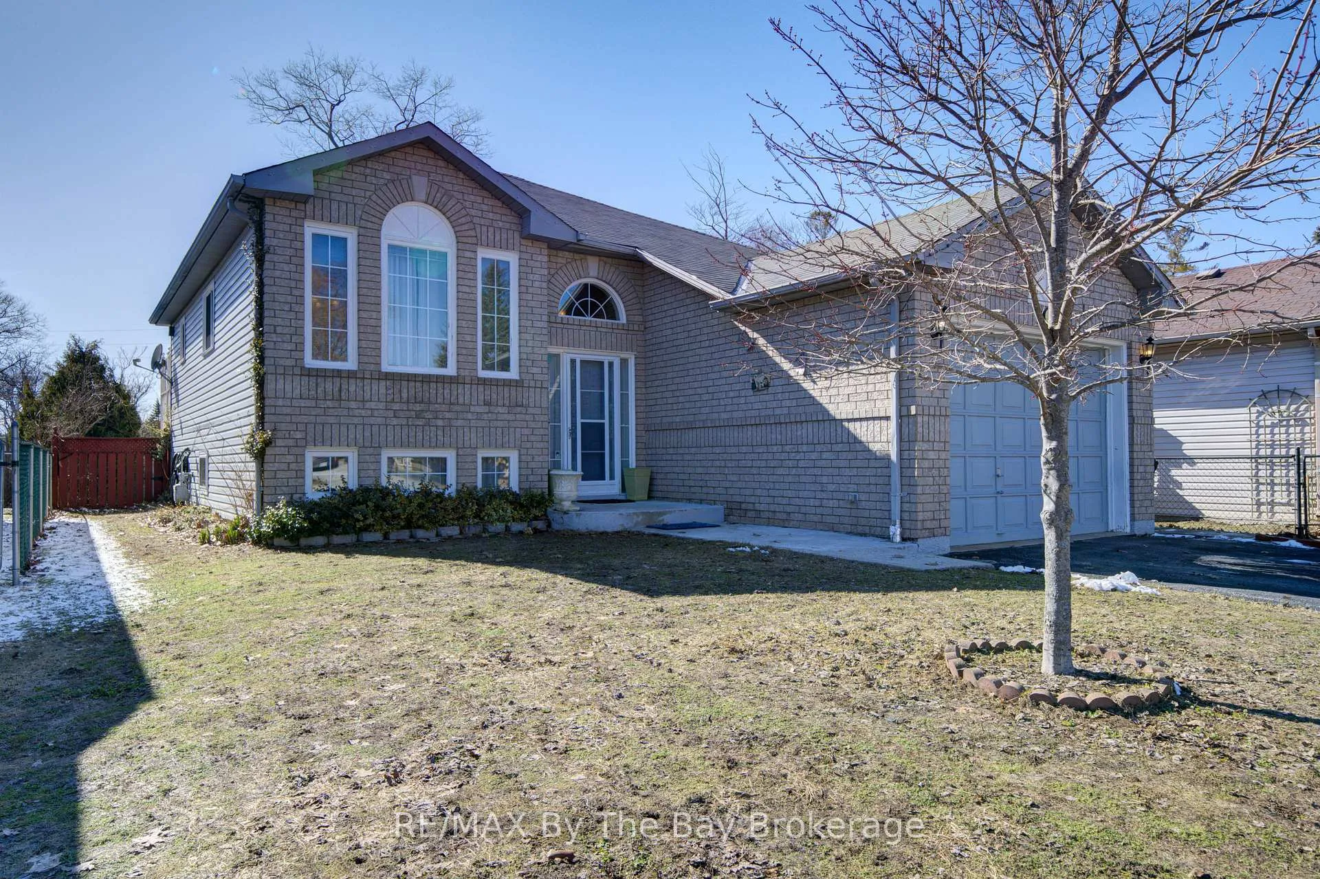 Photo 2 of 16 Glen Eton Road, Wasaga Beach — HOMEH