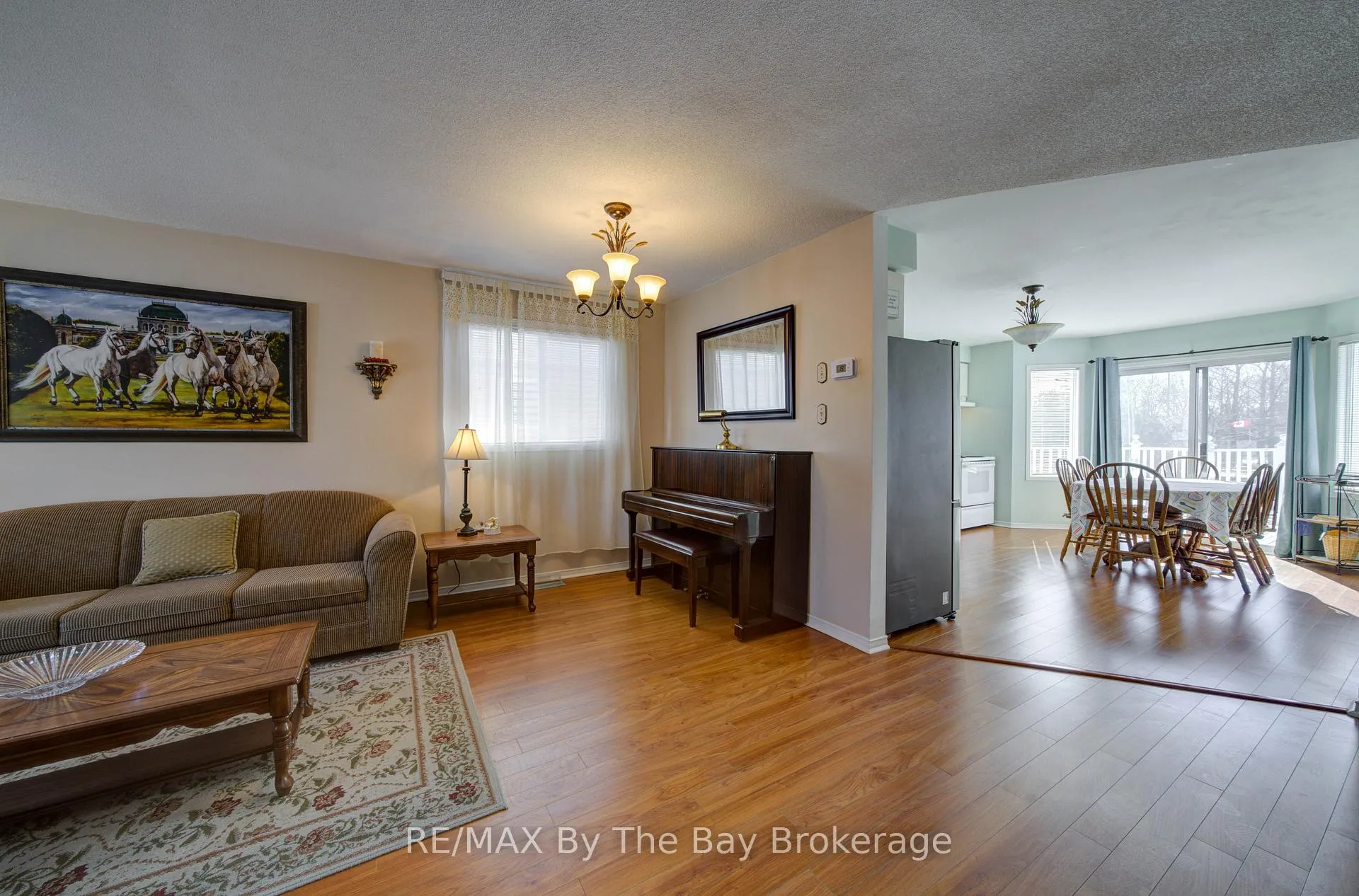 Photo 6 of 16 Glen Eton Road, Wasaga Beach — HOMEH
