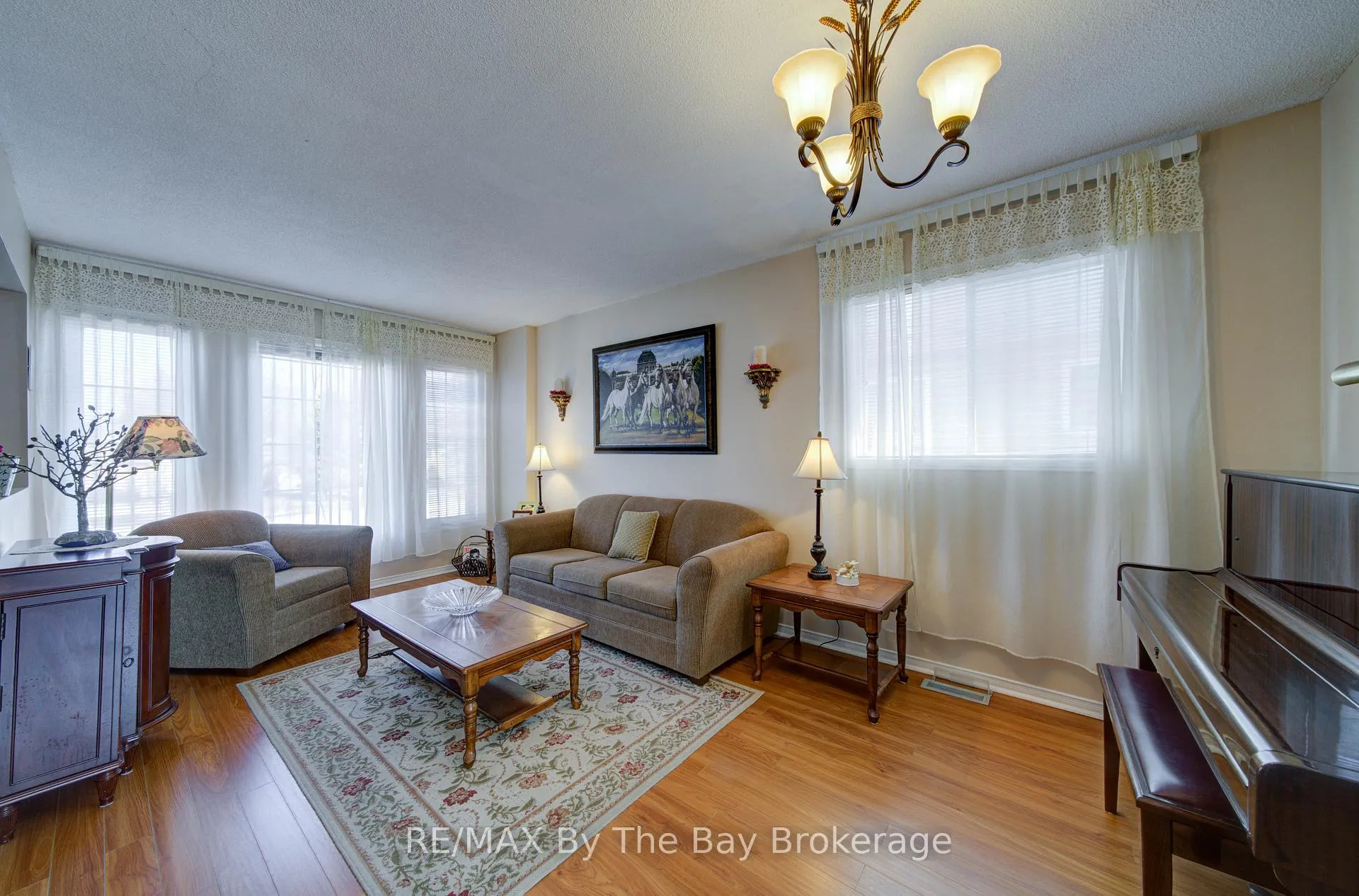 Photo 7 of 16 Glen Eton Road, Wasaga Beach — HOMEH