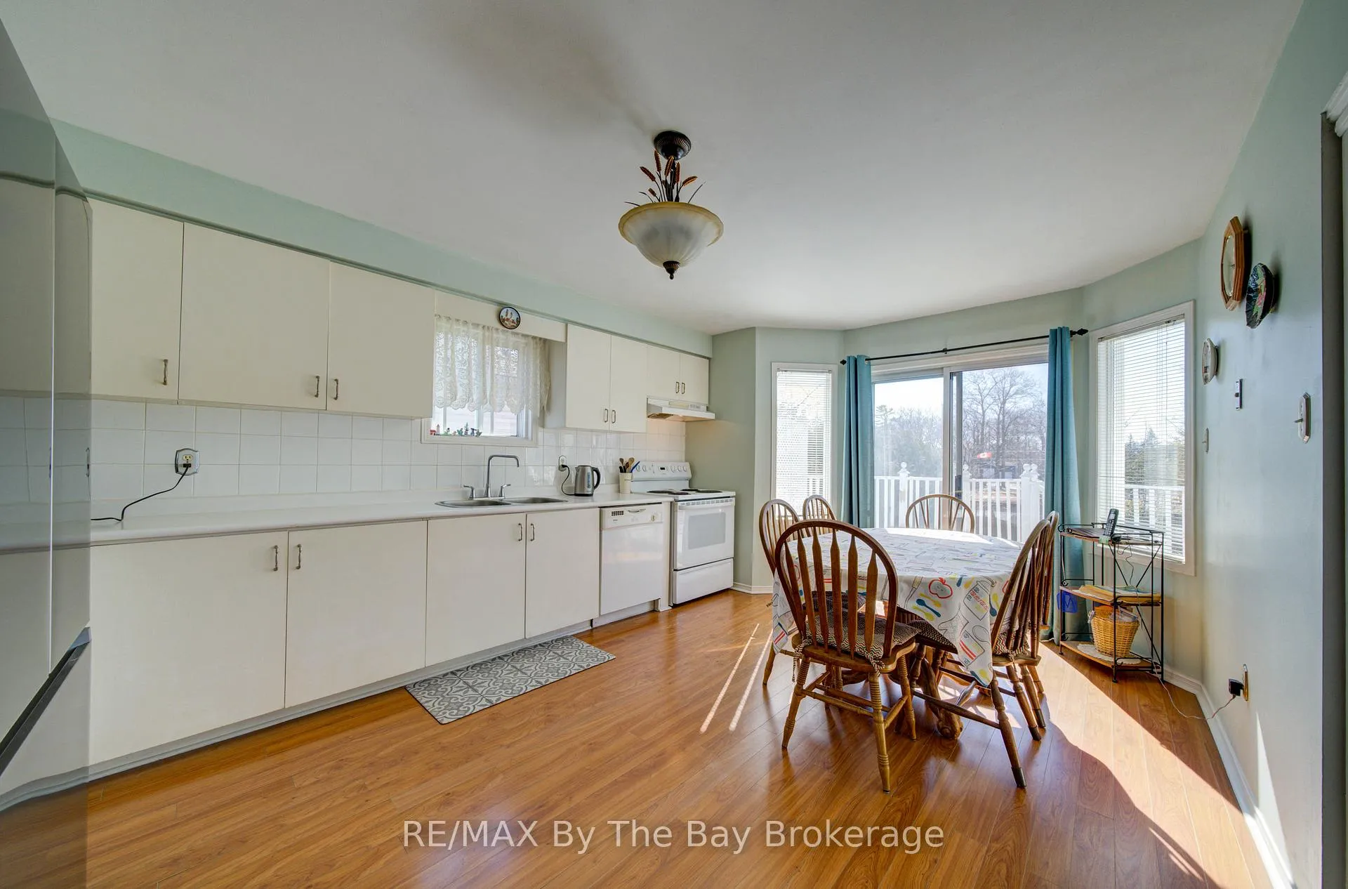 Photo 10 of 16 Glen Eton Road, Wasaga Beach — HOMEH