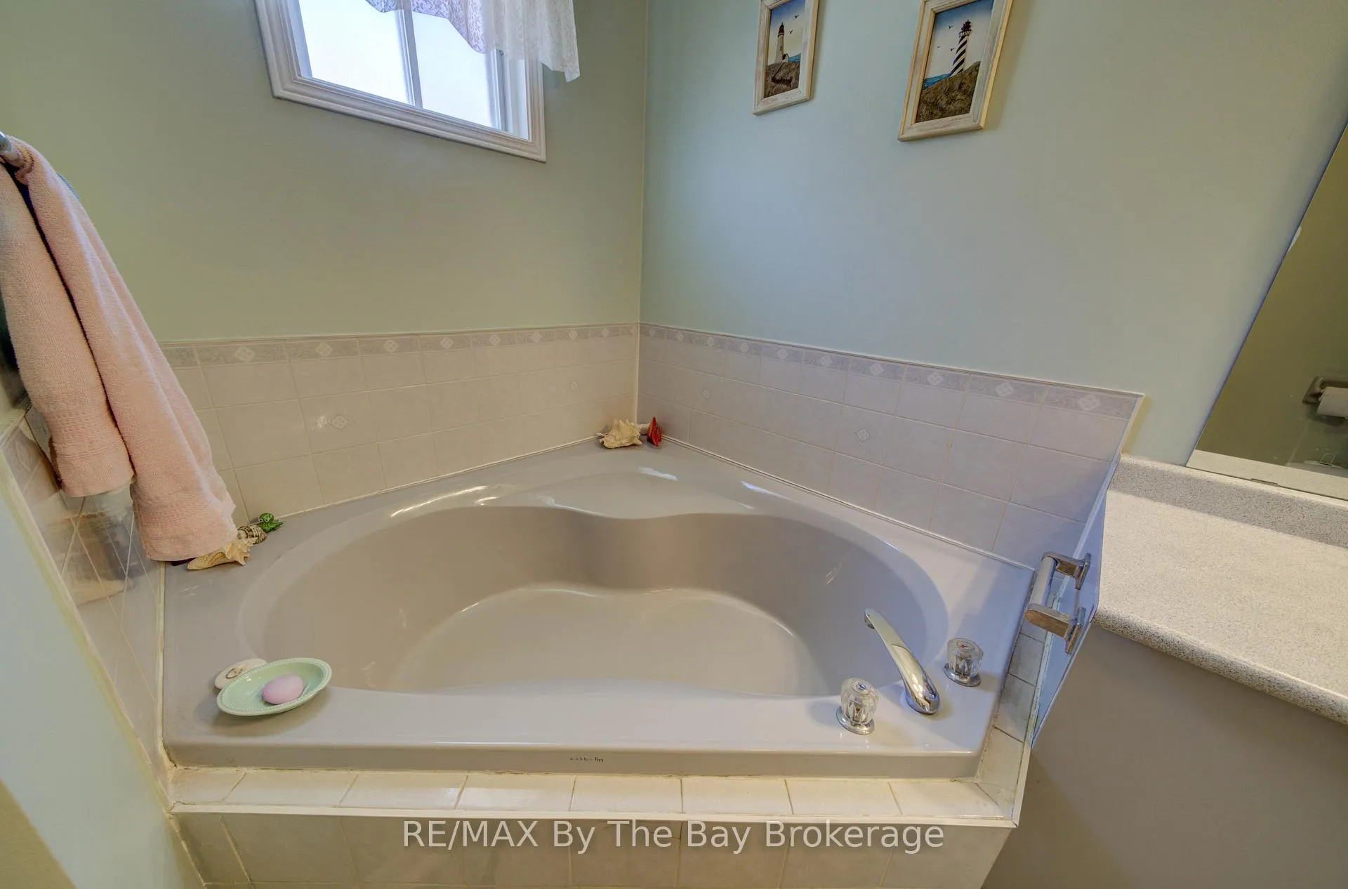Photo 22 of 16 Glen Eton Road, Wasaga Beach — HOMEH