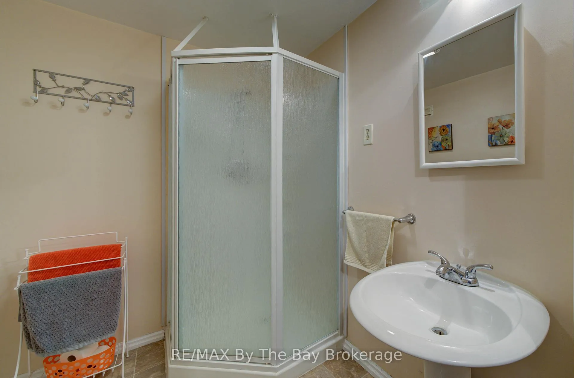 Photo 33 of 16 Glen Eton Road, Wasaga Beach — HOMEH