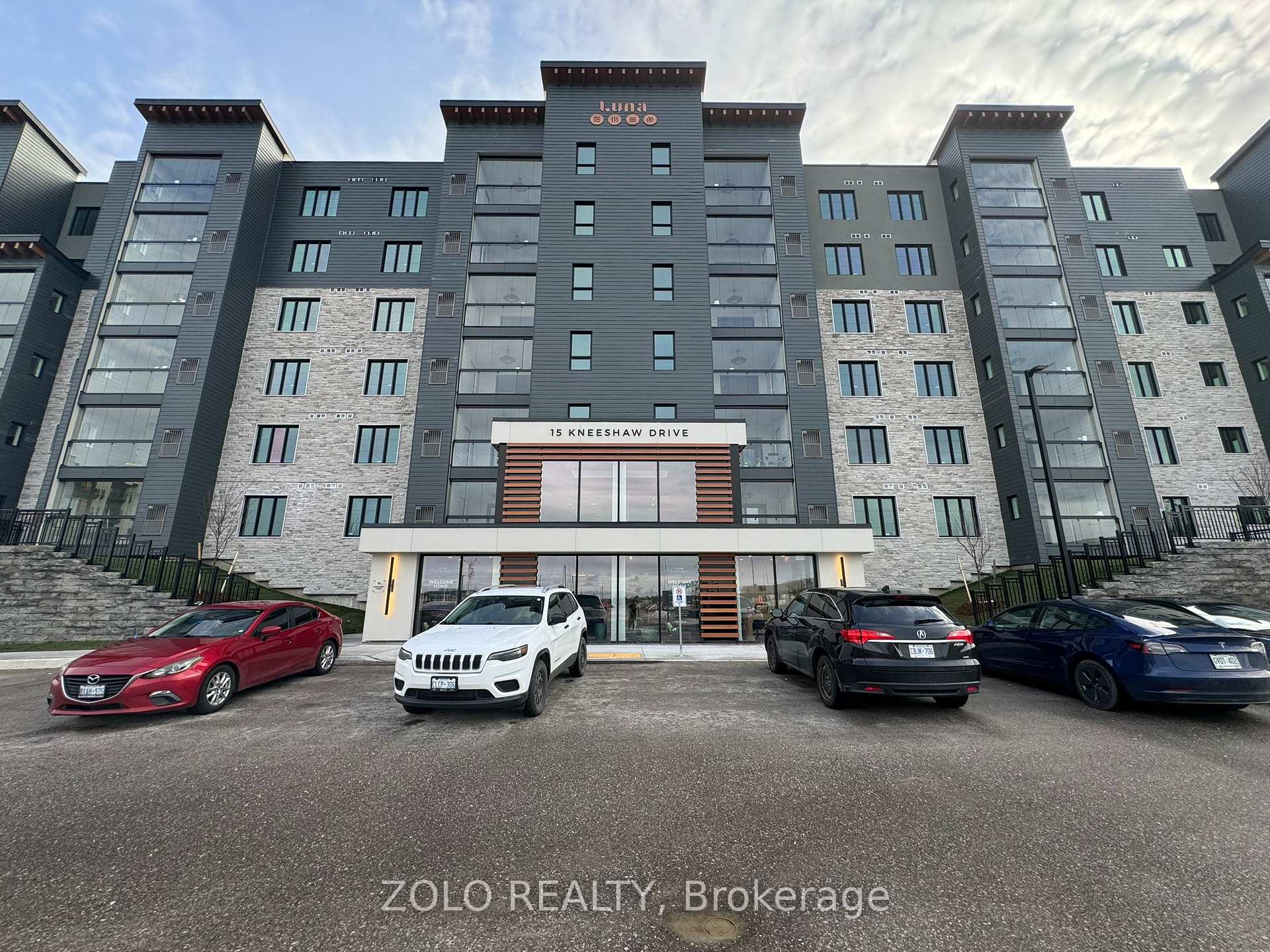 Front of Unit 502, 15 Kneeshaw Drive