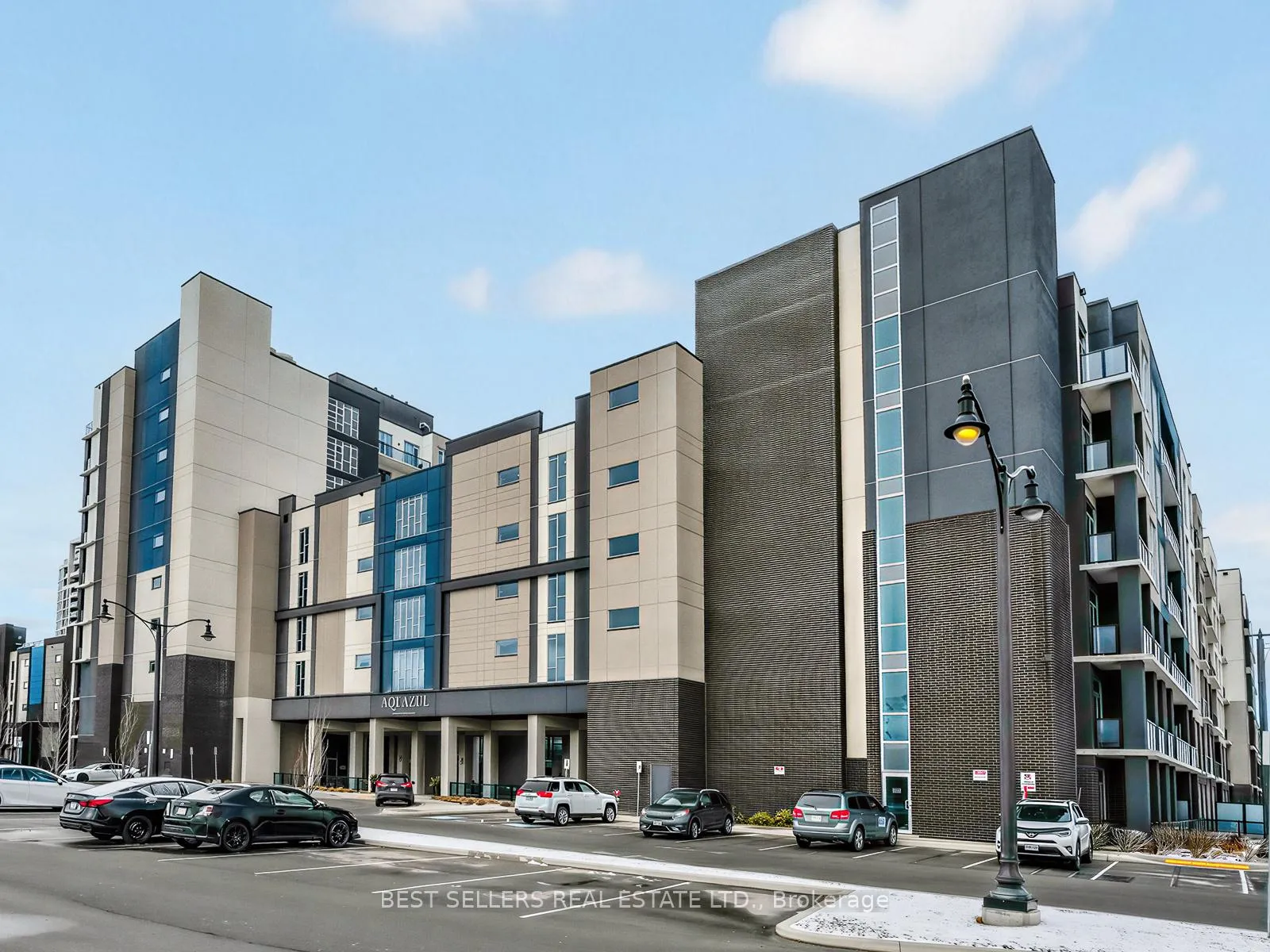 Front of Unit 220, 16 Concord Place