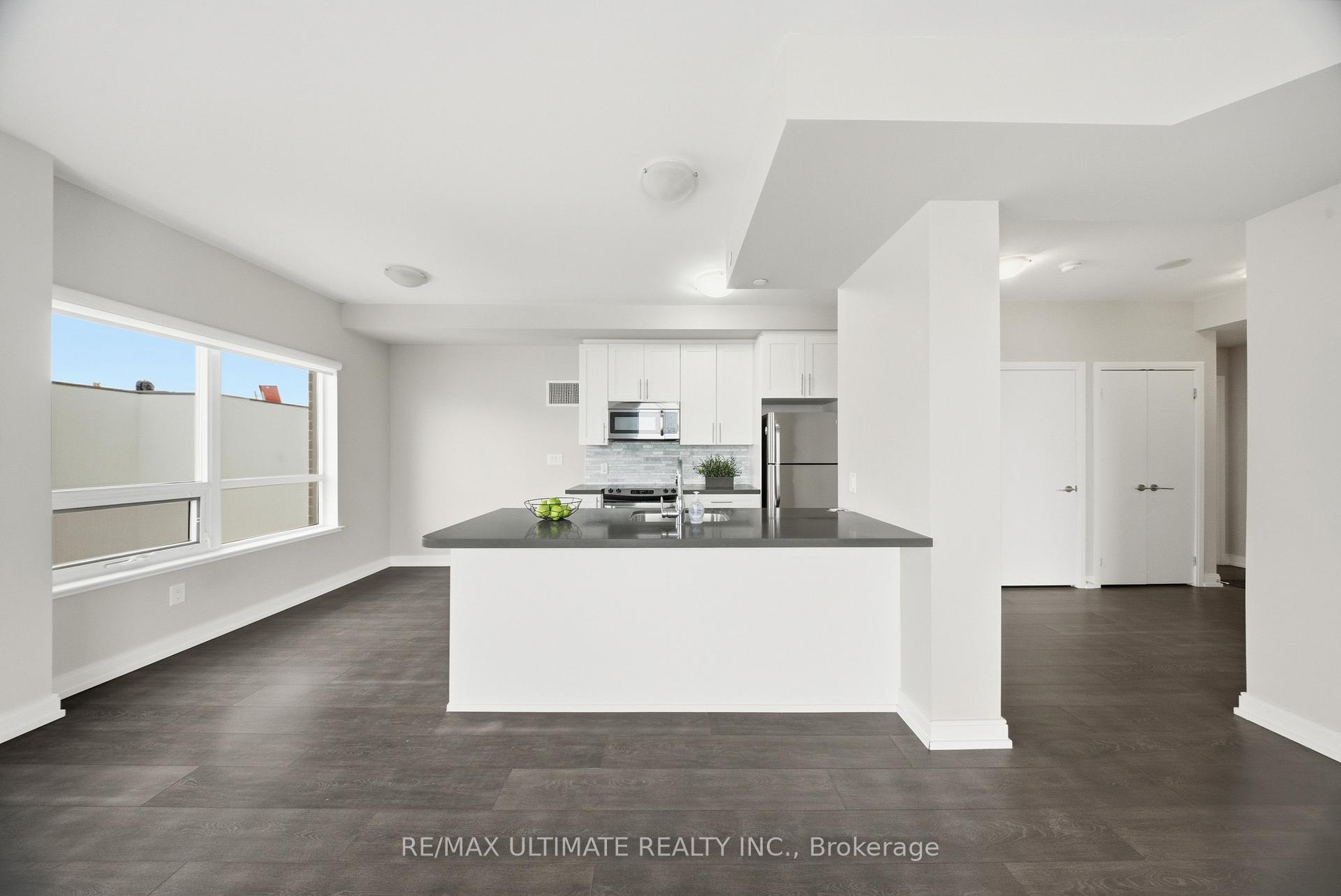 Photo 18 of Unit 627, 540 Bur Oak Avenue, Markham, Berczy — HOMEH