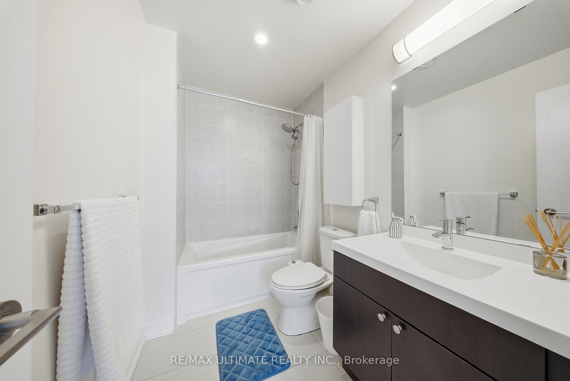Photo 21 of Unit 627, 540 Bur Oak Avenue, Markham, Berczy — HOMEH
