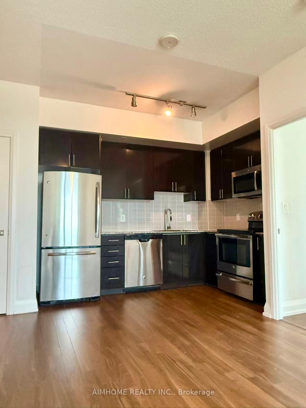 Photo 4 of Unit 1707, 7171 Yonge Street, Markham, Thornhill — HOMEH