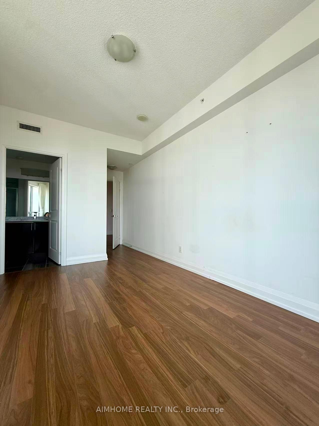 Photo 9 of Unit 1707, 7171 Yonge Street, Markham, Thornhill — HOMEH