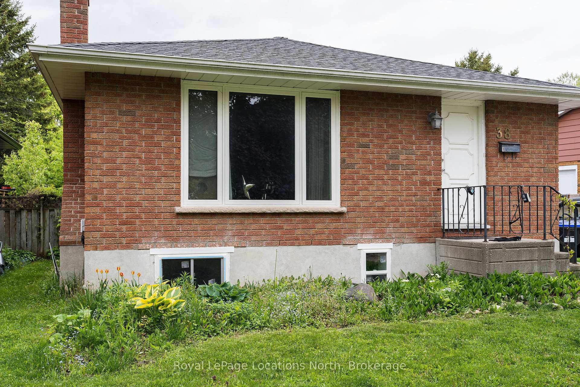 Photo 4 of 38 Sproule Avenue, Collingwood — HOMEH