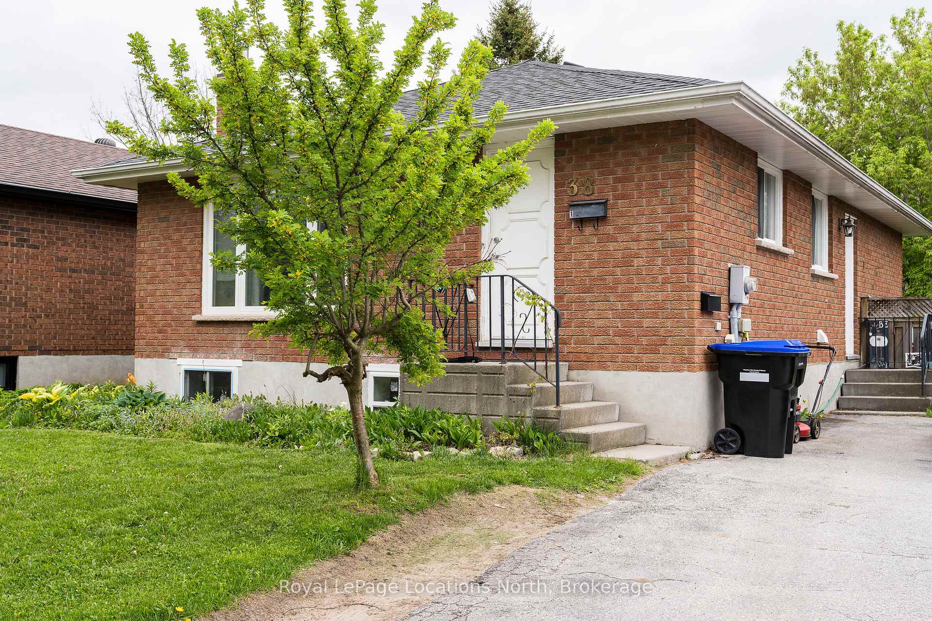 Photo 3 of 38 Sproule Avenue, Collingwood — HOMEH