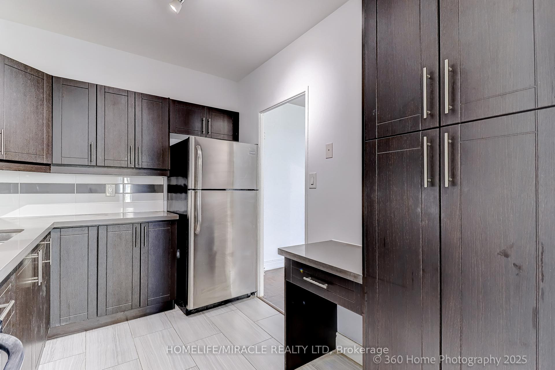 Photo 8 of Unit 1819, 5 Massey Square, Toronto, Crescent Town — HOMEH