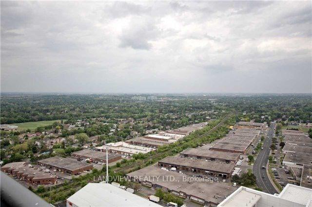 Photo 9 of Unit PH305, 7165 Yonge Street, Markham, Grandview — HOMEH