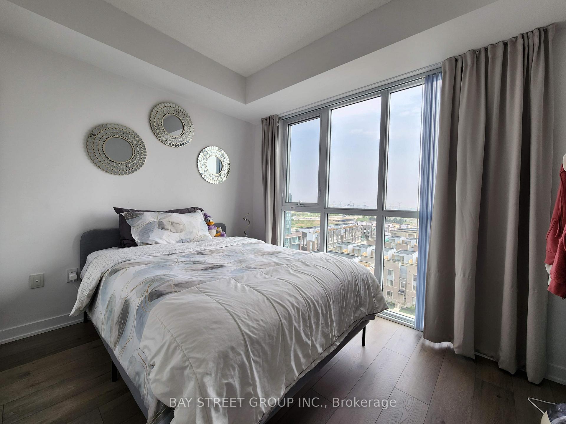 Photo 10 of Unit 906, 38 Honeycrisp Crescent, Vaughan, Vaughan Corporate Centre — HOMEH