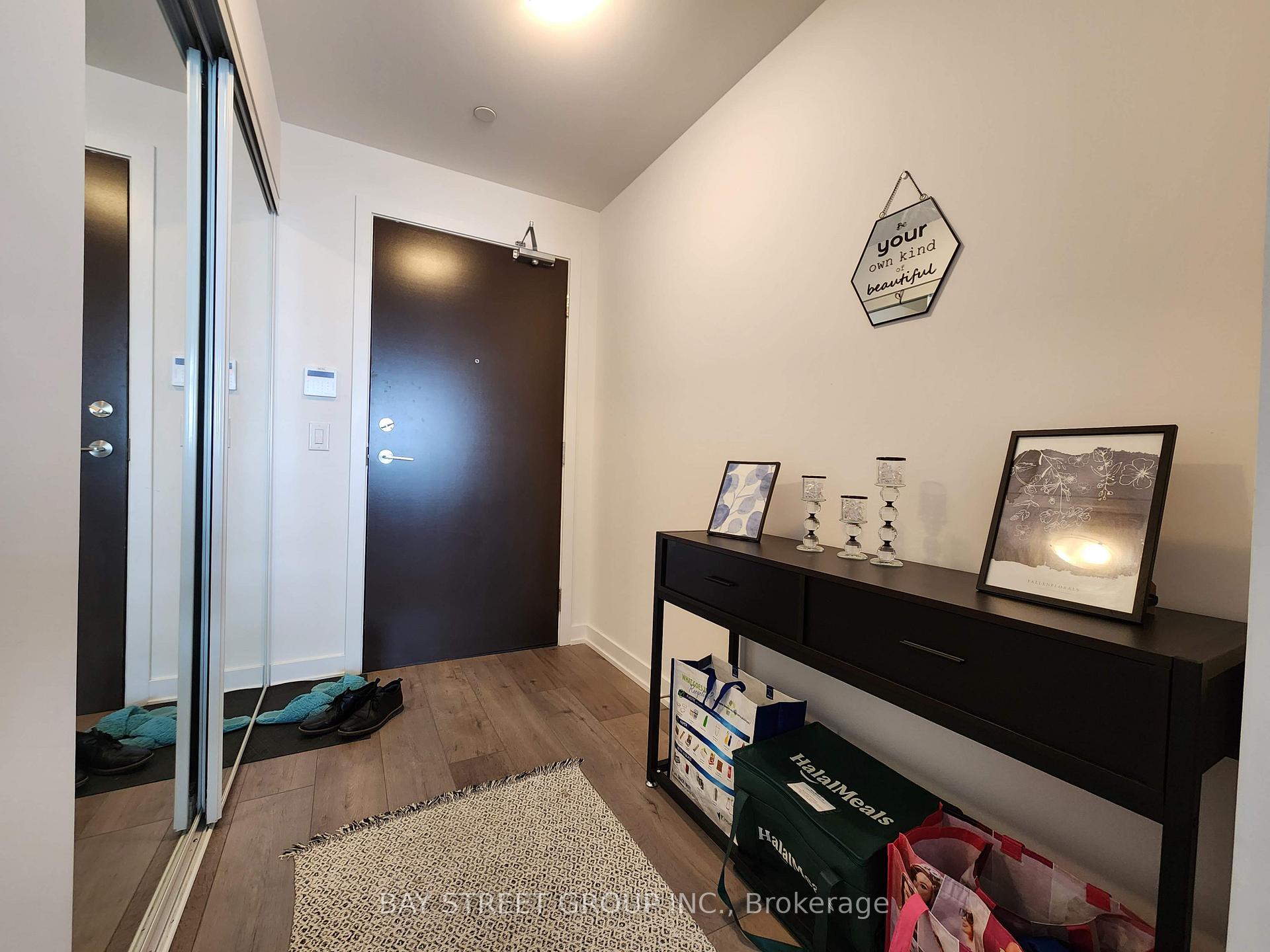 Photo 14 of Unit 906, 38 Honeycrisp Crescent, Vaughan, Vaughan Corporate Centre — HOMEH