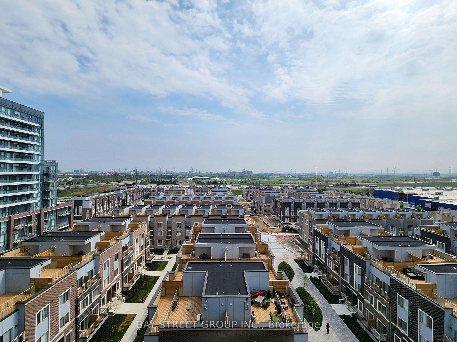 Photo 16 of Unit 906, 38 Honeycrisp Crescent, Vaughan, Vaughan Corporate Centre — HOMEH