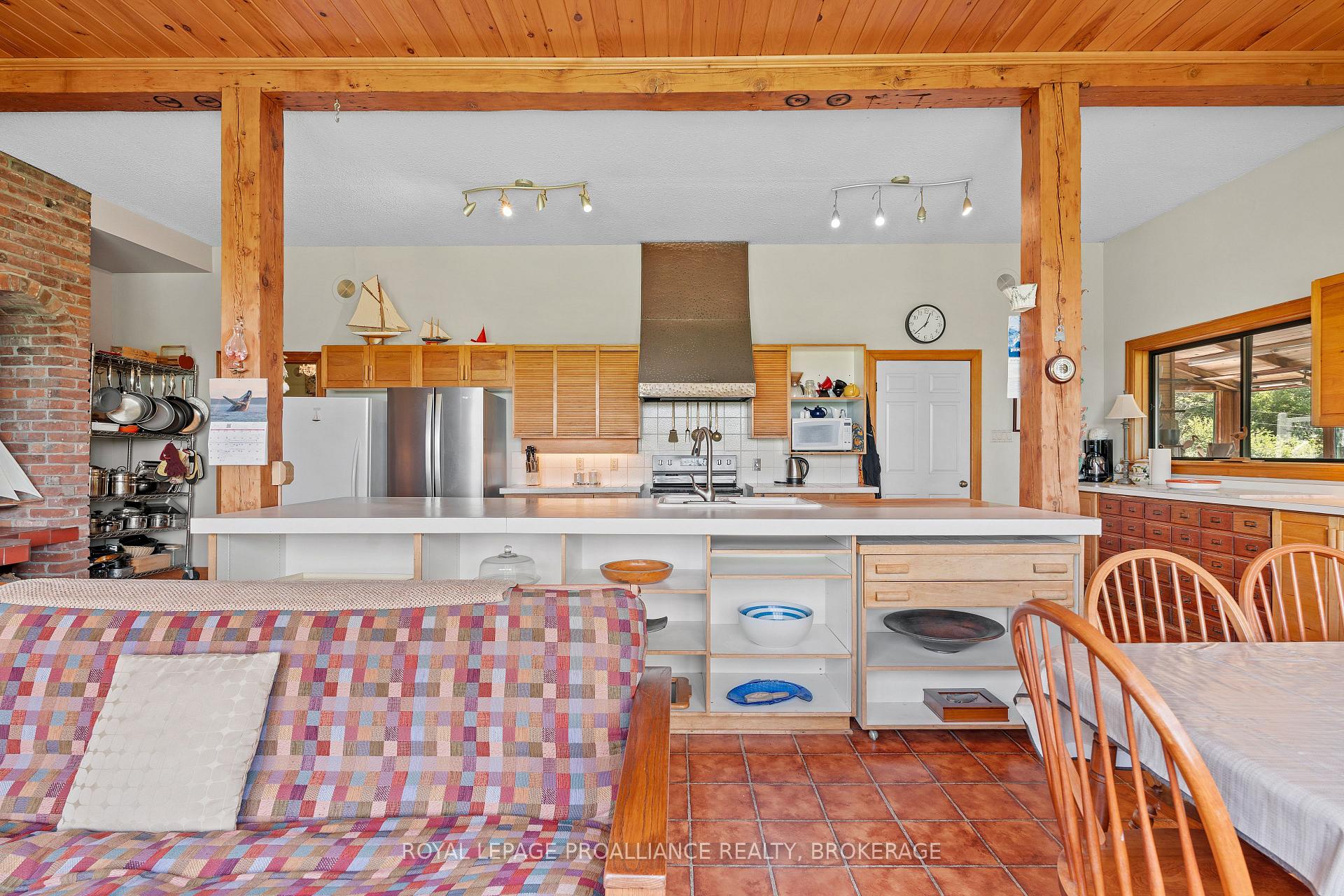 Photo 14 of 1597 Shales Road, Frontenac, Frontenac South — HOMEH