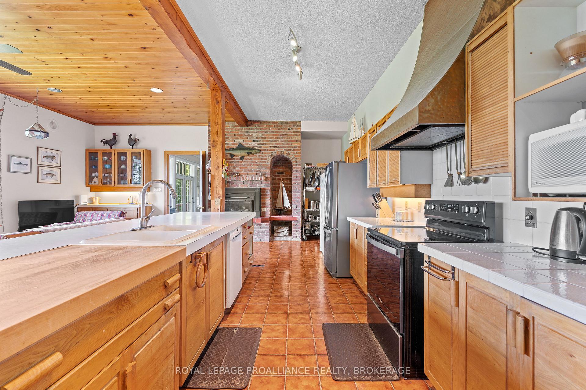 Photo 15 of 1597 Shales Road, Frontenac, Frontenac South — HOMEH