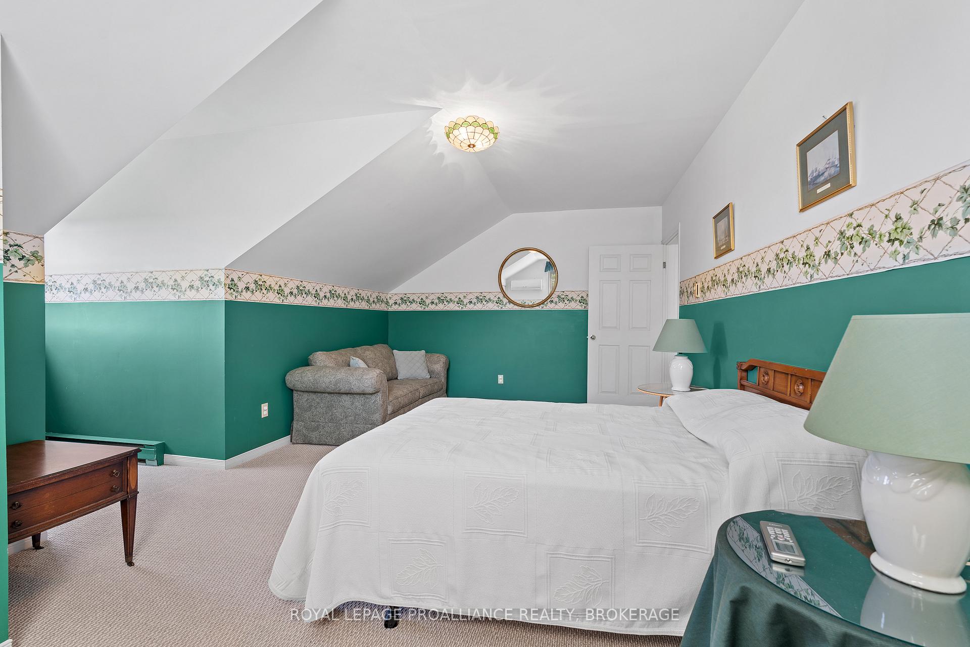 Photo 24 of 1597 Shales Road, Frontenac, Frontenac South — HOMEH