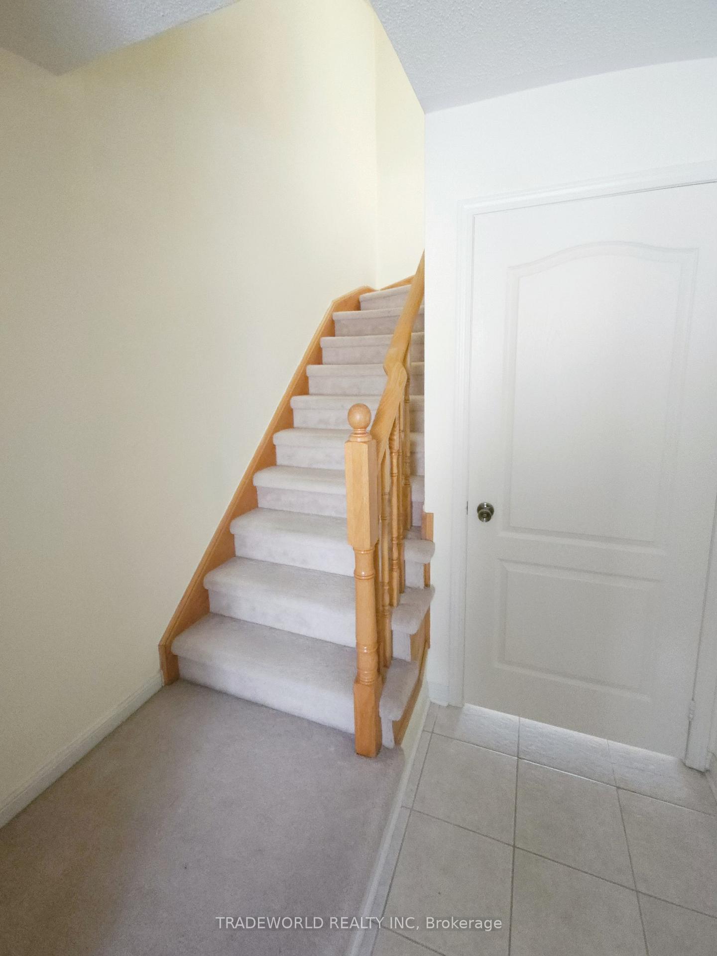 Photo 2 of 23 Nakina Way, Markham, Village Green-South Unionville — HOMEH