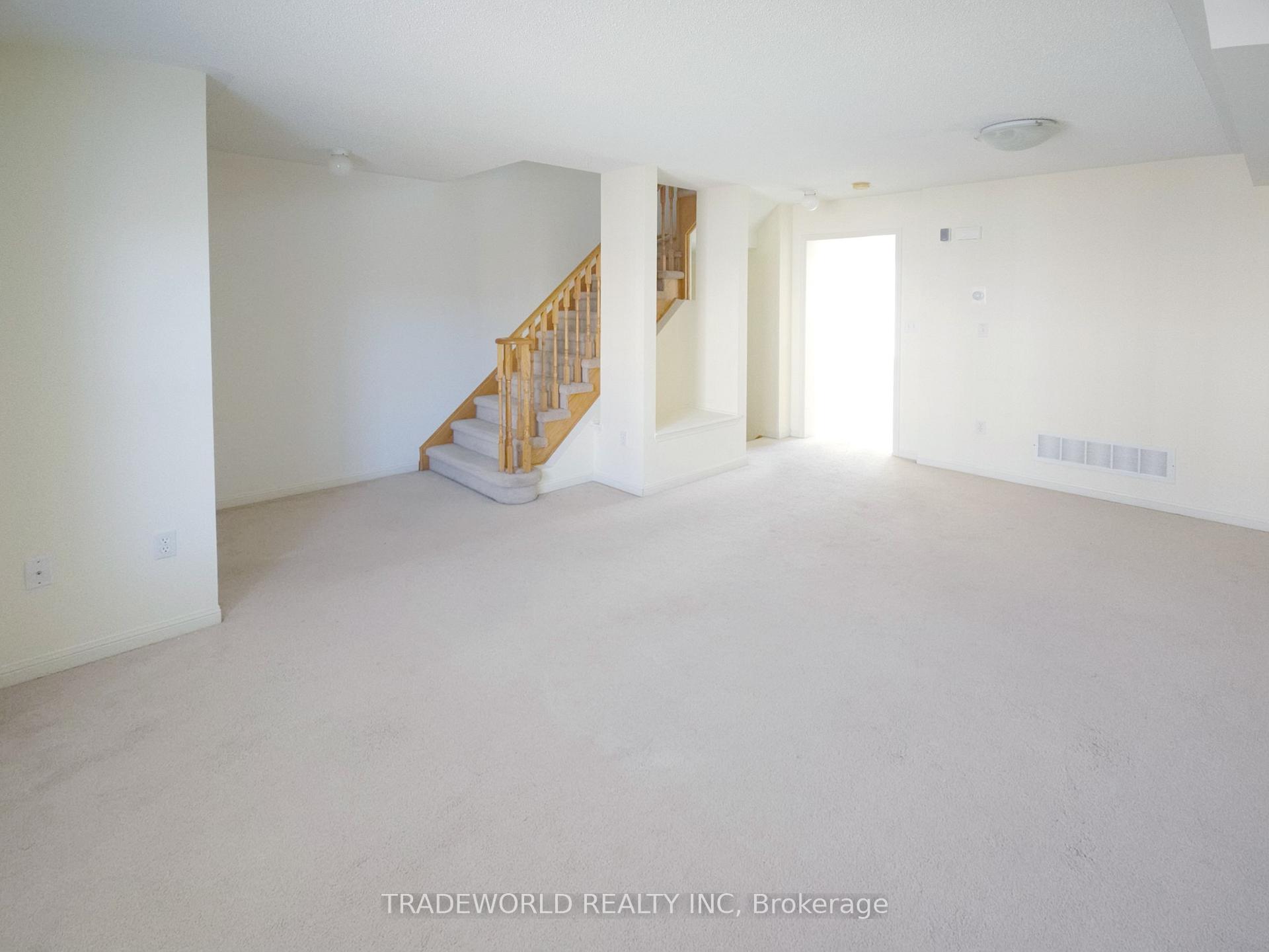 Photo 7 of 23 Nakina Way, Markham, Village Green-South Unionville — HOMEH