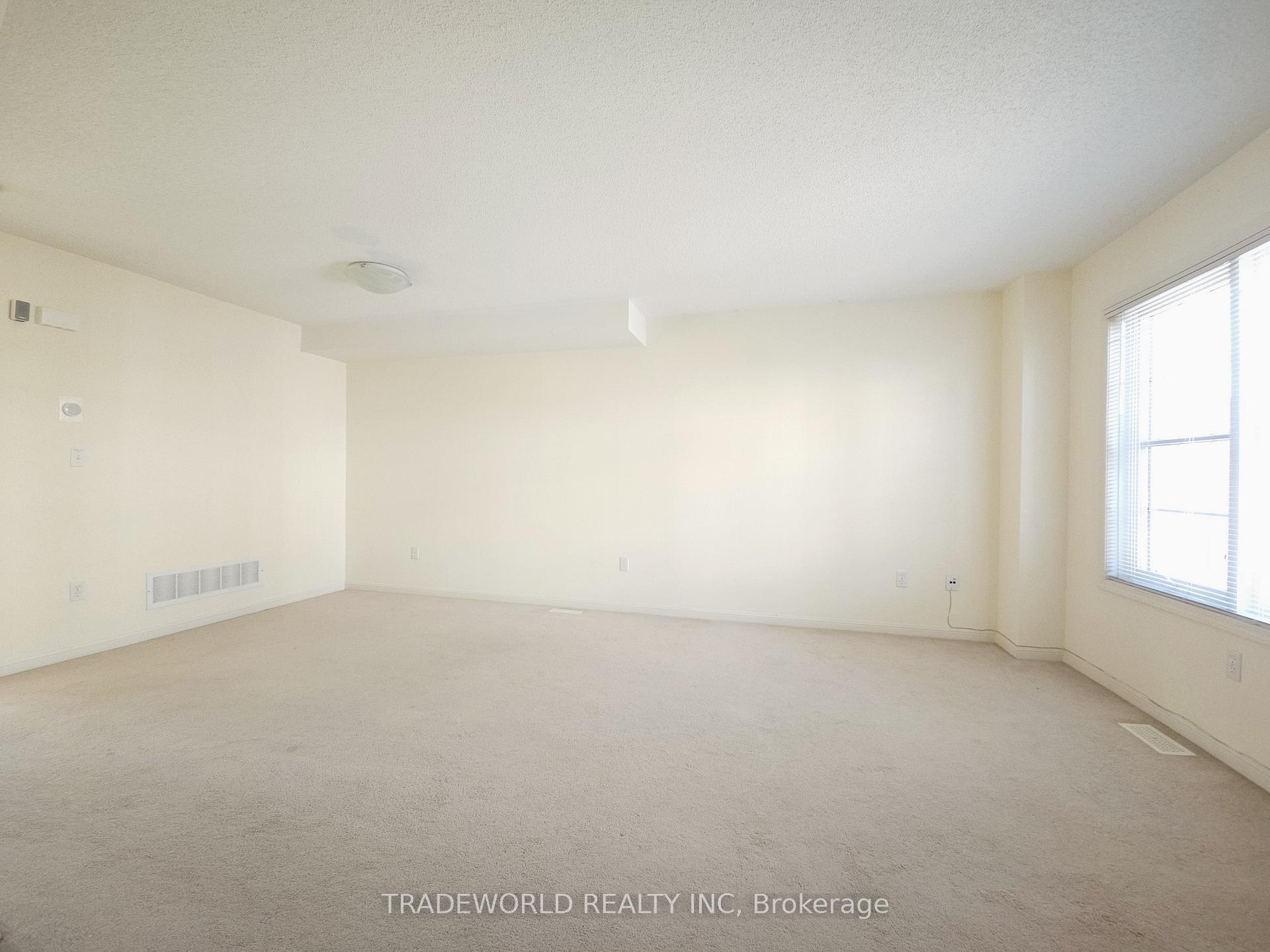 Photo 9 of 23 Nakina Way, Markham, Village Green-South Unionville — HOMEH