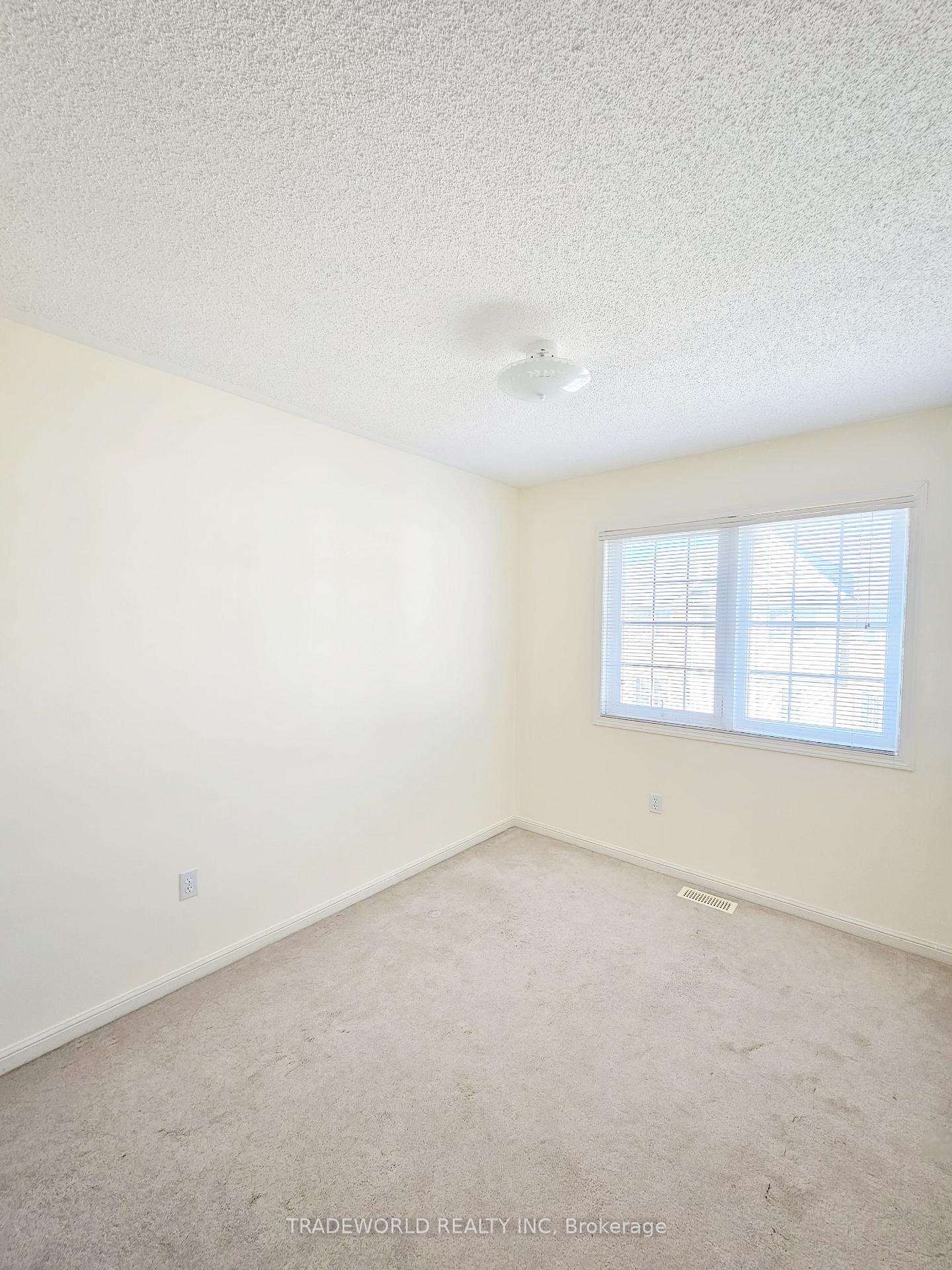 Photo 13 of 23 Nakina Way, Markham, Village Green-South Unionville — HOMEH