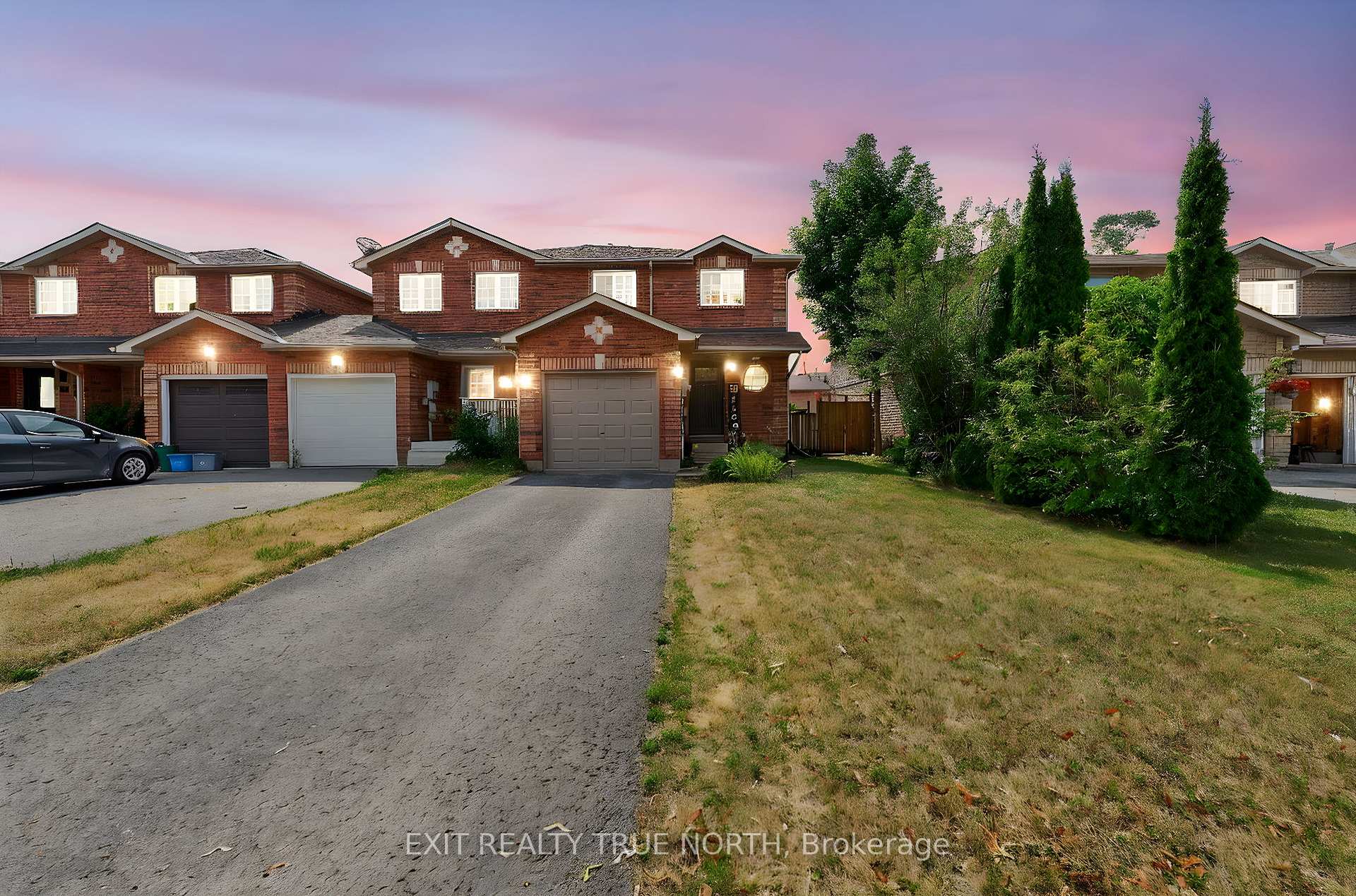 Photo 2 of 28 Lee Crescent, Barrie, Holly — HOMEH