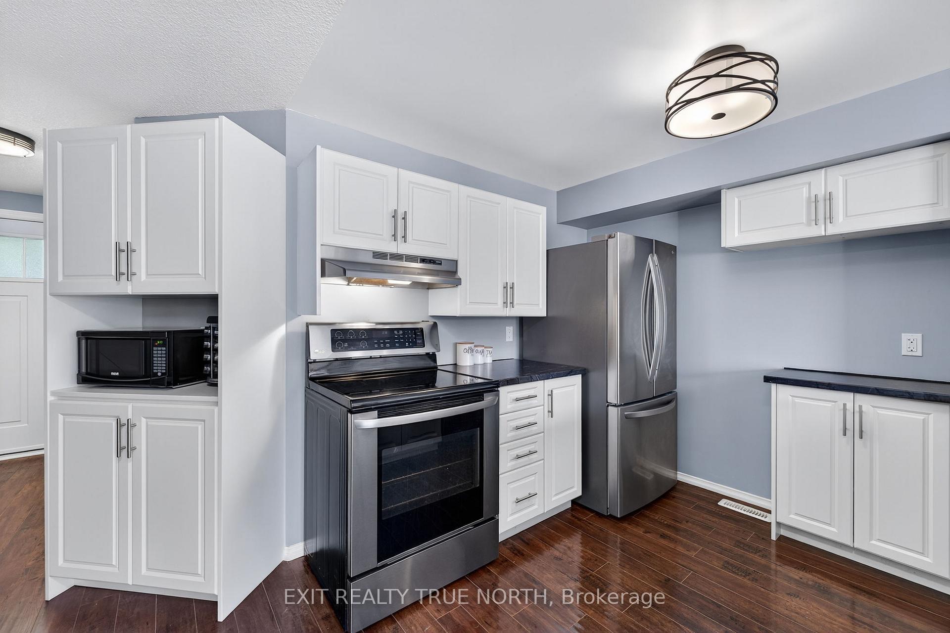 Photo 5 of 28 Lee Crescent, Barrie, Holly — HOMEH
