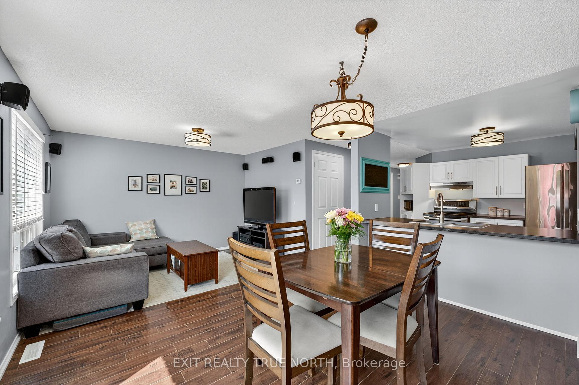 Photo 10 of 28 Lee Crescent, Barrie, Holly — HOMEH
