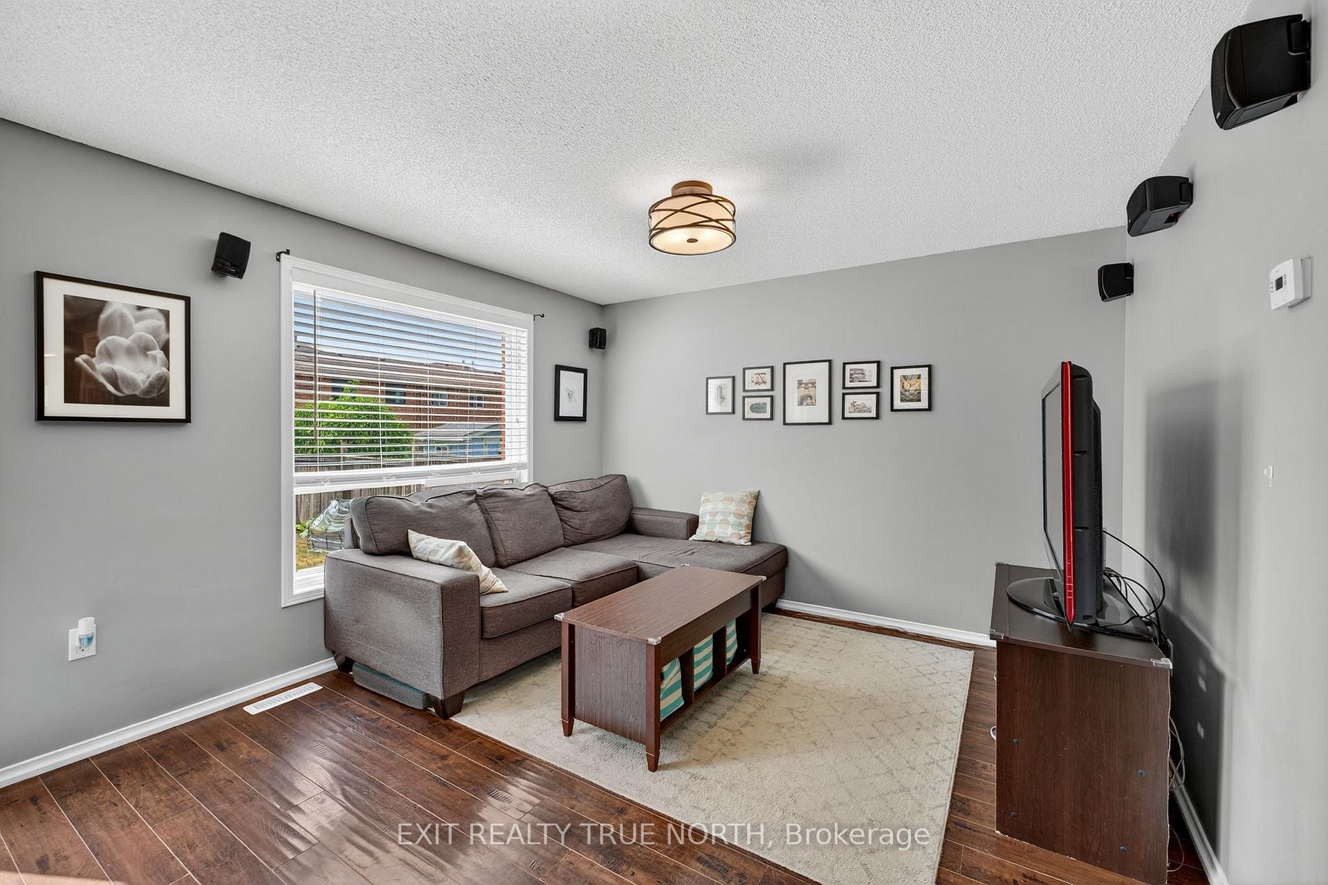 Photo 13 of 28 Lee Crescent, Barrie, Holly — HOMEH